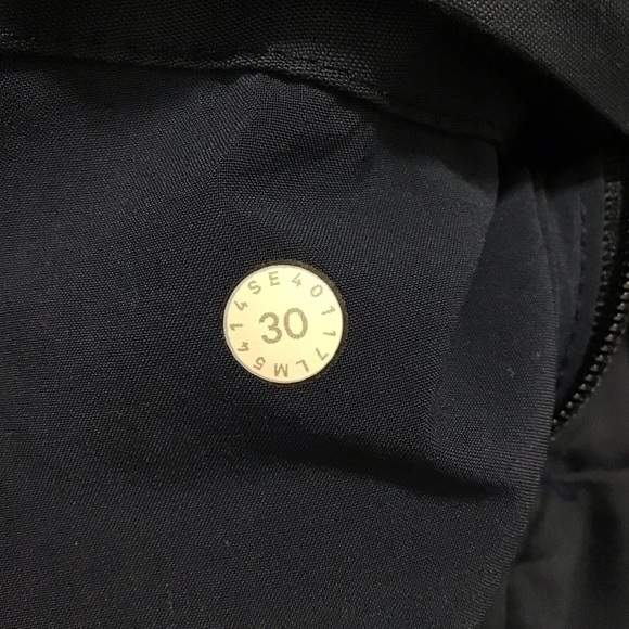 Lululemon Commission Pant Classic Qwick Chino in Navy Size 30. - Picture 9 of 10